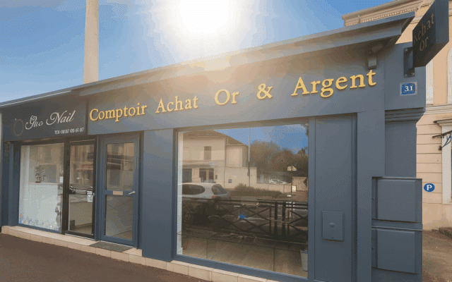 Façade du Comptoir Achat Or & Argent HAOR à Bois-d’Arcy, spécialisé dans le rachat de bijoux, lingots et argent, proche de Fontenay-le-Fleury, Saint-Cyr-l’École et Élancourt.